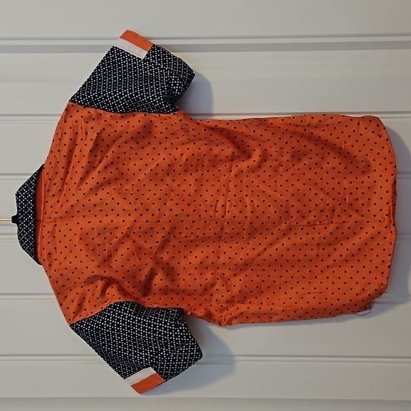 🩴Orange button down with design Size  2T Boy - Picture 2 of 5
